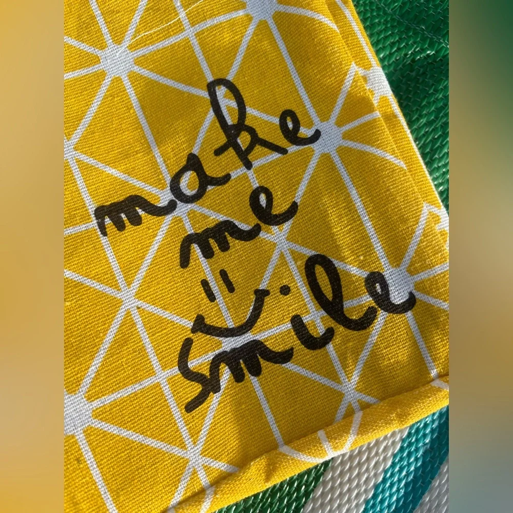 Make Me Smile Yellow Geometric Tote Lunch box - Picture 9 of 10